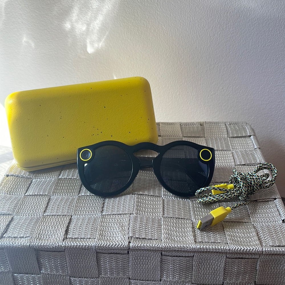 Spectacle Glasses: Records video!